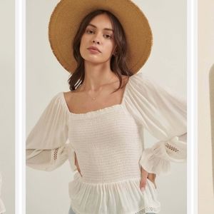 NWT Lizard Thicket Big Waterblue Sky Ivory Delicate Smocked Billow Sleeve Top